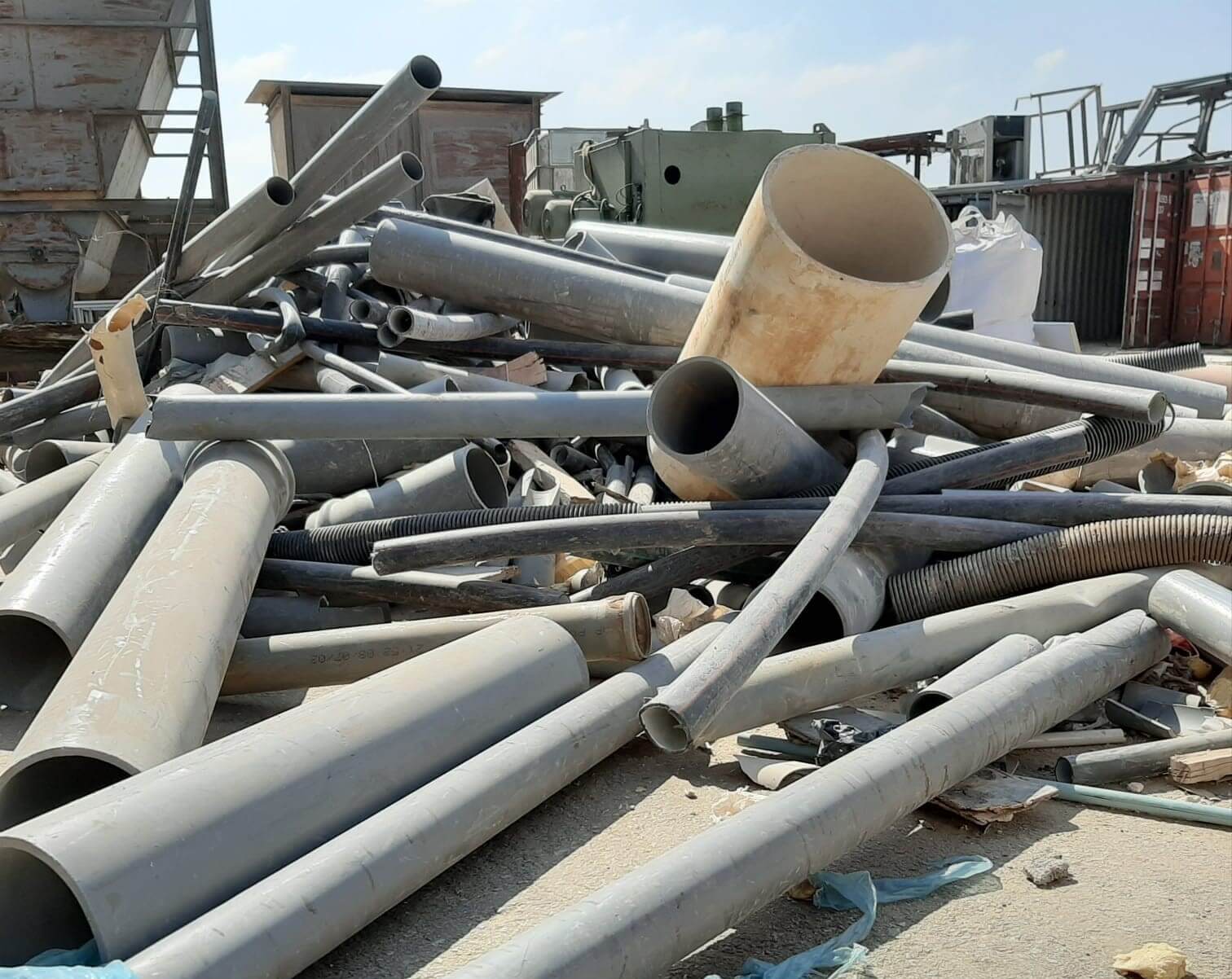 PVC-%D7%90%D7%A6%D7%9C-%D7%93%D7%9C%D7%AA%D7%95%D7%AA-%D7%AA%D7%99%D7%99%D7%A8